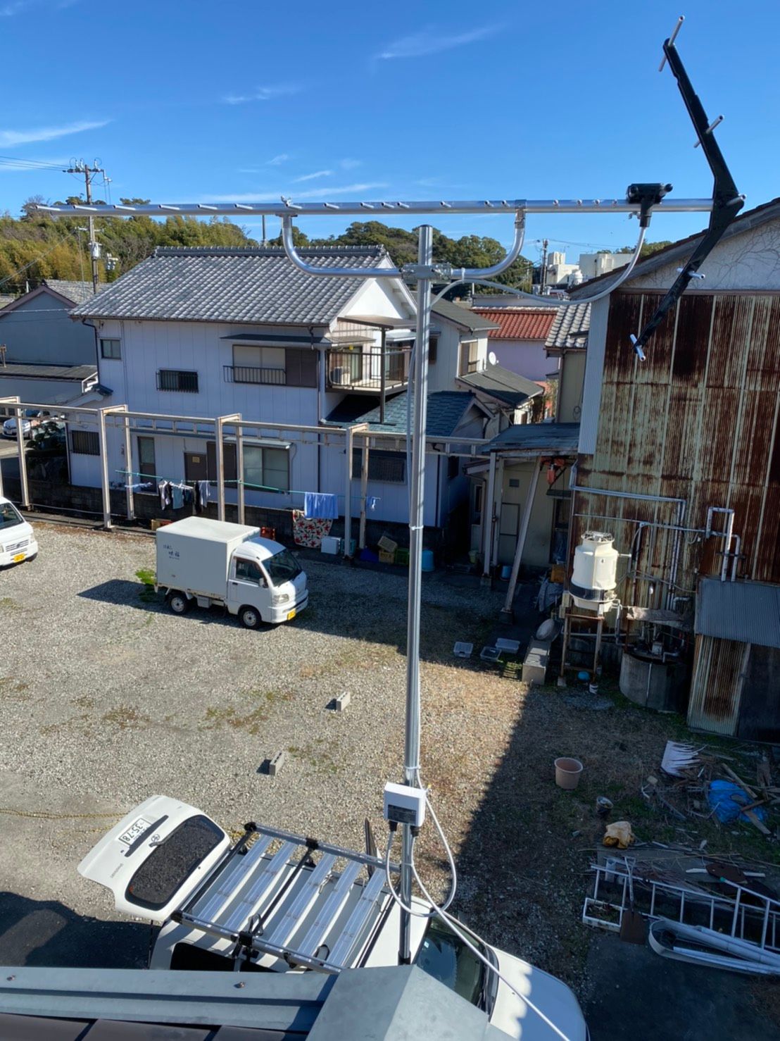 八木式アンテナ屋根上壁面設置（和歌山県東牟婁郡）